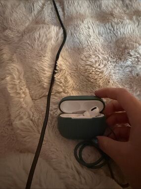 Wireless Earbuds with Green Protective Case